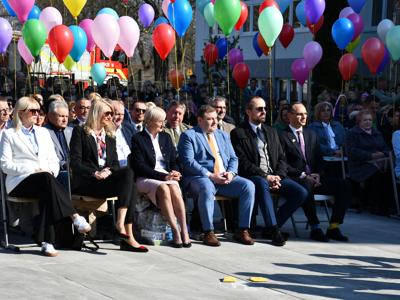 Uroczystość podsumowująca gruntowną modernizację i remont Szkoły Podstawowej im. Lotników Alianckich w Iłowej 