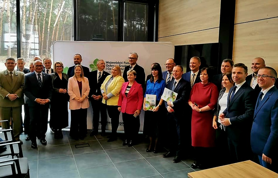 Anna Chinalska - Wiceprzewodnicząca SWL - 26 marca 2025 r. (w środku)