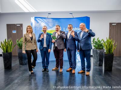 Lubuskie kluby sportowe otrzymały wsparcie finansowe na rozwój infrastruktury w ramach programu „Lubuska Baza Sportowo-Rekreacyjna”, 