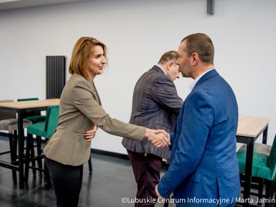 Lubuskie kluby sportowe otrzymały wsparcie finansowe na rozwój infrastruktury w ramach programu „Lubuska Baza Sportowo-Rekreacyjna”, 