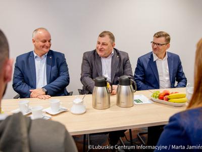 Lubuskie kluby sportowe otrzymały wsparcie finansowe na rozwój infrastruktury w ramach programu „Lubuska Baza Sportowo-Rekreacyjna”, 