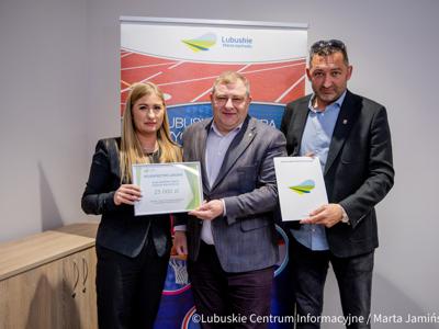 Lubuskie kluby sportowe otrzymały wsparcie finansowe na rozwój infrastruktury w ramach programu „Lubuska Baza Sportowo-Rekreacyjna”, 