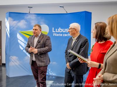 Lubuskie kluby sportowe otrzymały wsparcie finansowe na rozwój infrastruktury w ramach programu „Lubuska Baza Sportowo-Rekreacyjna”, 