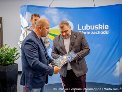 Lubuskie kluby sportowe otrzymały wsparcie finansowe na rozwój infrastruktury w ramach programu „Lubuska Baza Sportowo-Rekreacyjna”, 