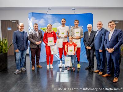 Lubuskie kluby sportowe otrzymały wsparcie finansowe na rozwój infrastruktury w ramach programu „Lubuska Baza Sportowo-Rekreacyjna”, 