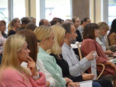 W urzędzie marszałkowskim odbyła się konferencja pt. „O językach – interdyscyplinarnie. W wydarzeniu wziął udział wicemarszałek Hubert Harasimowicz.   