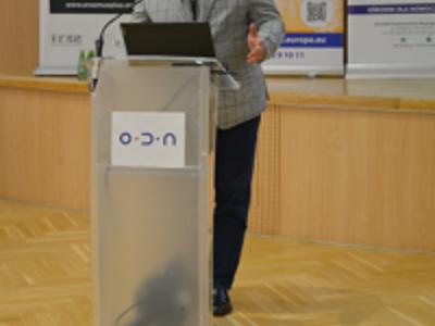 W urzędzie marszałkowskim odbyła się konferencja pt. „O językach – interdyscyplinarnie. W wydarzeniu wziął udział wicemarszałek Hubert Harasimowicz.   