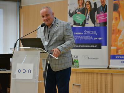W urzędzie marszałkowskim odbyła się konferencja pt. „O językach – interdyscyplinarnie. W wydarzeniu wziął udział wicemarszałek Hubert Harasimowicz.   