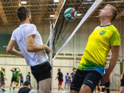 Drużyna urzędu marszałkowskiego zajęła III miejsce w XXV Turniej Pracowników Oświaty w Piłce Siatkowej