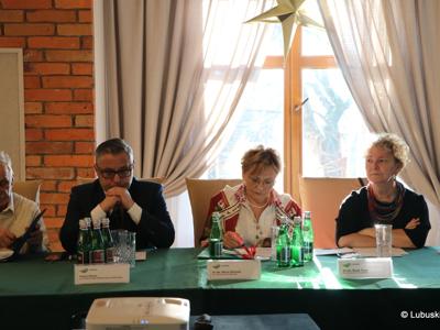 Członkowie WRDS wraz zaproszonymi goścmi