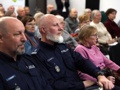 Urząd szkoli seniorów, jak nie dać się oszukać