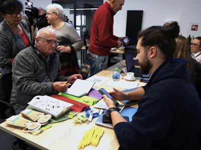 Urząd szkoli seniorów, jak nie dać się oszukać
