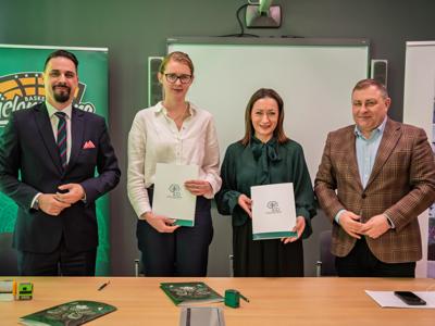 19 stycznia 2026 r.  Lubuskie Centrum Ortopedii oficjalnie połączyło siły z jedną z czołowych drużyn koszykarskich w kraju – Zastal BC Zielona Góra.  