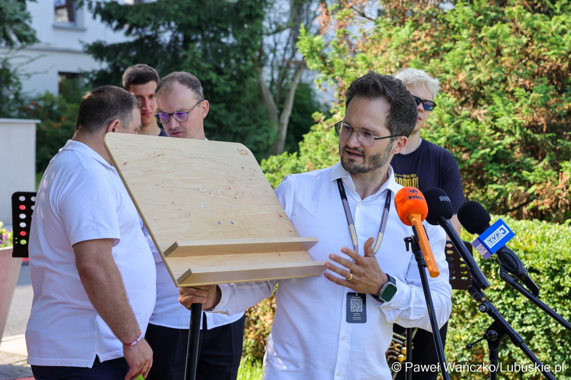 Minikoncert rozpoczynający Corno Brass Music Festival w Zielonej Górze, 3 sierpnia 2026 r. Na zdjęciu Maciej Baranowski, dyrektor artystyczny i organizacyjny
