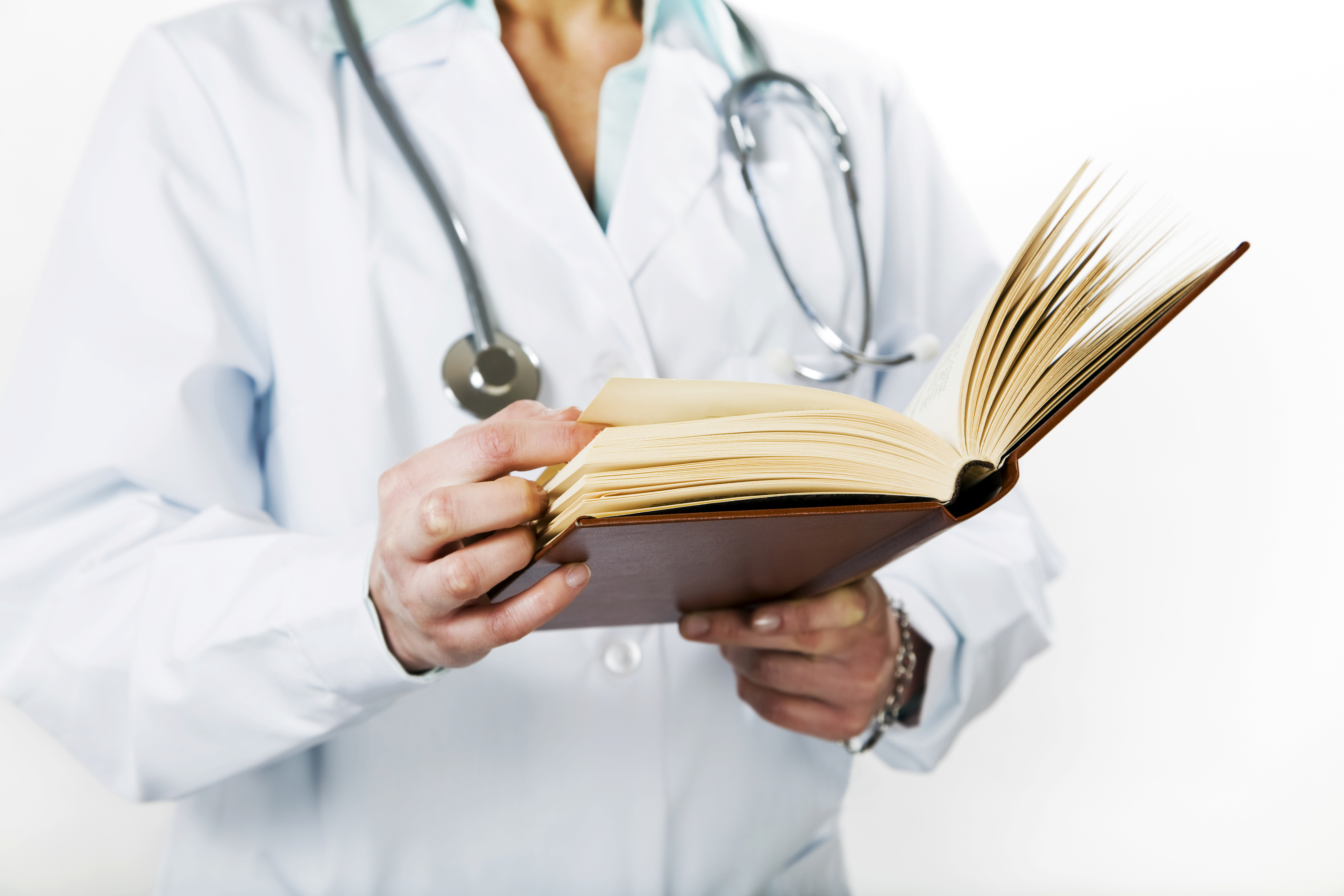 Медицинское или иное образование. Книги про врачей. Медицина учеба. Медицина знания. Врач высокой квалификации.