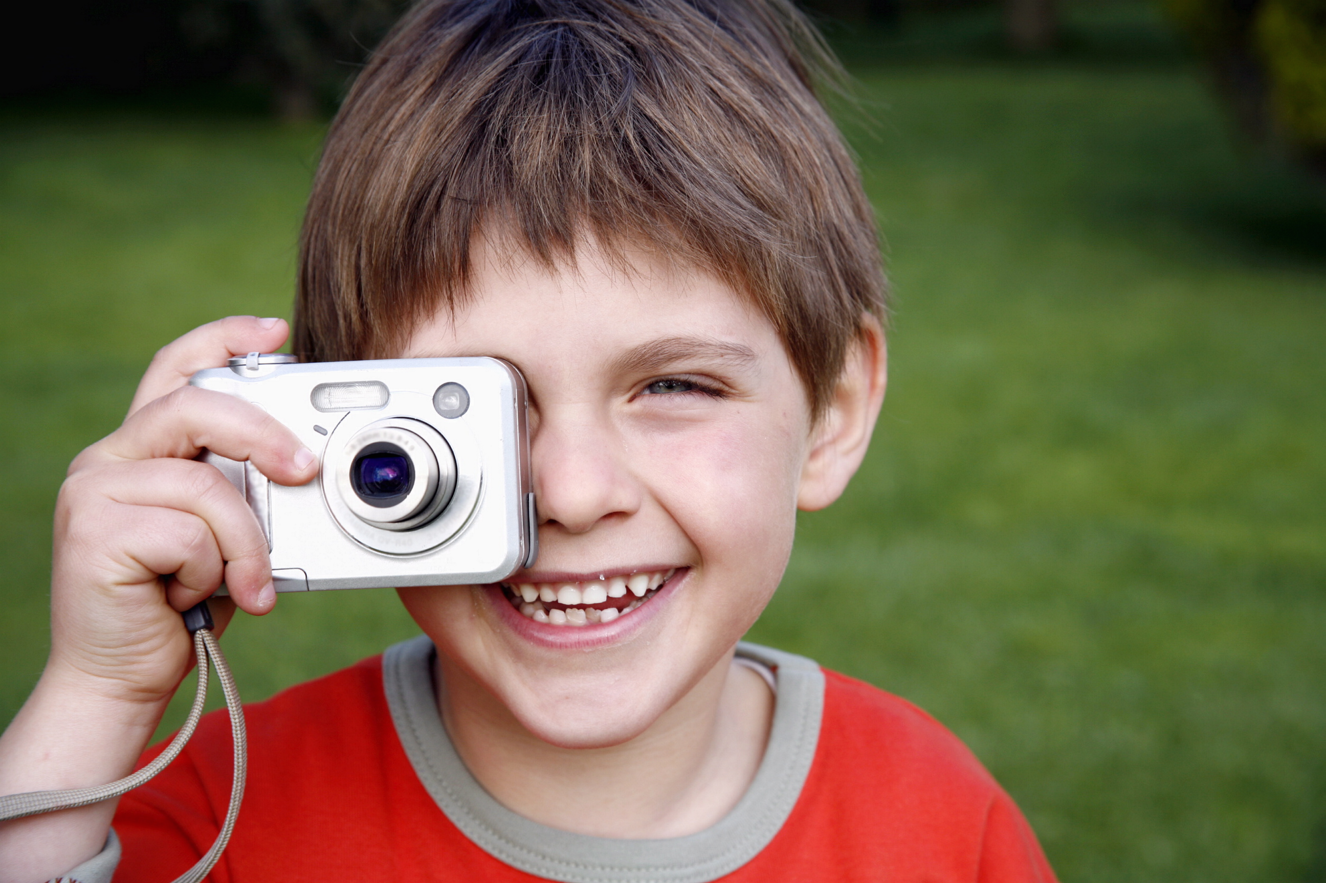 Как удалить фотографии с детского фотоаппарата